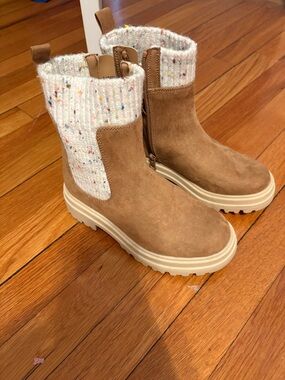 Tan Suede Chelsea-Style Boots with Speckled Knit Cuff art class size 1